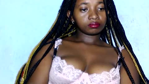 malinah01 online show from 7, 1, 2025