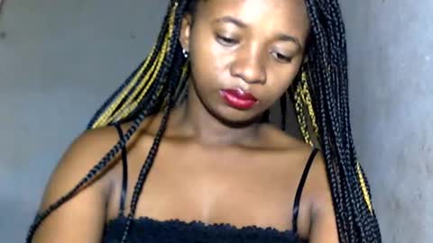 malinah01 online show from 9, 1, 2025