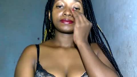 malinah01 online show from 10, 1, 2025
