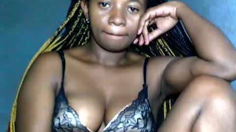 malinah01 online show from 11, 1, 2025