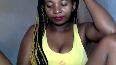malinah01 online show from 12, 1, 2025