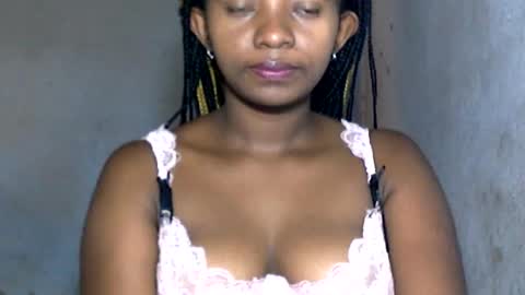 malinah01 online show from 13, 1, 2025