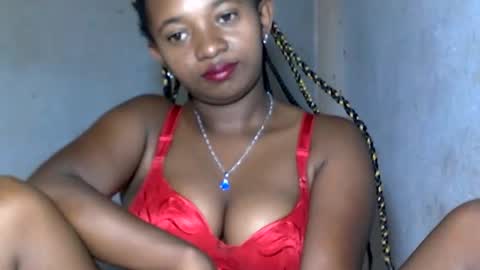 malinah01 online show from 23, 1, 2025