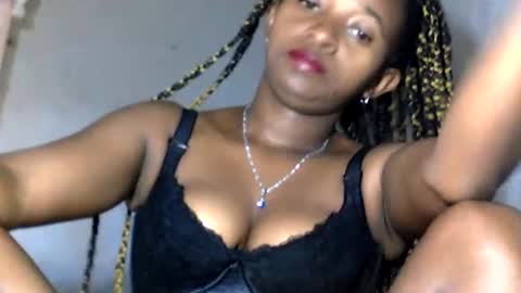 malinah01 online show from 24, 1, 2025