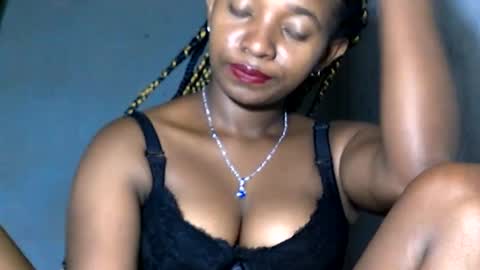 malinah01 online show from 24, 1, 2025