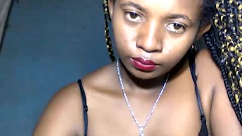 malinah01 online show from 26, 1, 2025