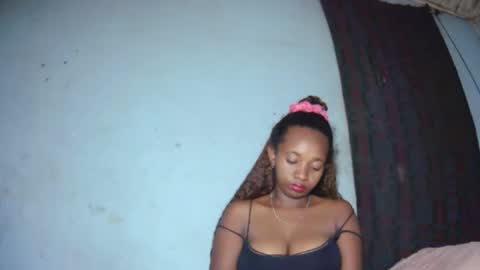 malinah01 online show from 11, 9, 2025