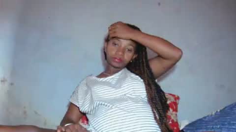 Snapshot of malinah01 chatting on 24, 10, 2025 malinah01 online show from 24, 10, 2025