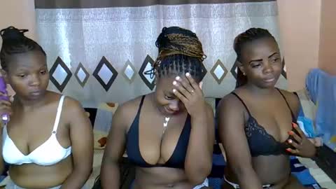 Snapshot of mama_pussie chatting on 4, 2, 2026 mama_pussie online show from 4, 2, 2026