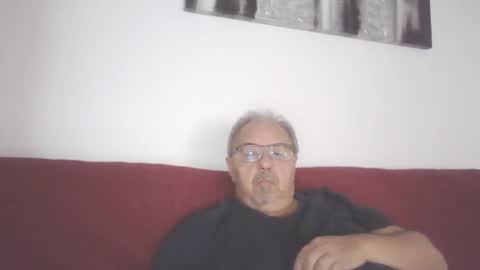 Snapshot of mambow99 chatting on 1, 3, 2025 OLDMANFREE online show from 1, 3, 2025