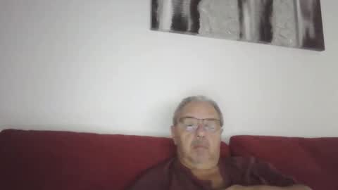 Snapshot of mambow99 chatting on 18, 10, 2025 OLDMANFREE online show from 18, 10, 2025