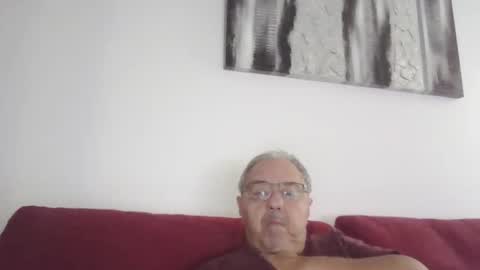 Snapshot of mambow99 chatting on 19, 10, 2025 OLDMANFREE online show from 19, 10, 2025