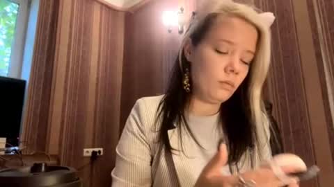 Snapshot of mammieelton chatting on 13, 9, 2025 Lia online show from 13, 9, 2025