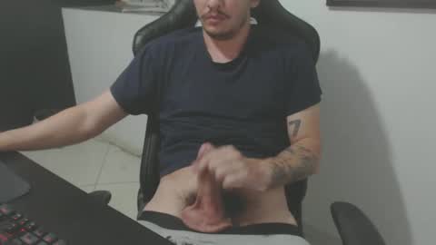 Snapshot of mamute23 chatting on 8, 1, 2025 BigBrazilianCock online show from 8, 1, 2025