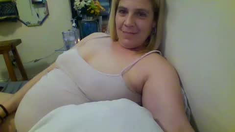 mindy22 online show from 11, 3, 2025