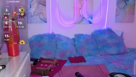 Snapshot of manesummers chatting on 16, 11, 2025 Mane Summers online show from 16, 11, 2025