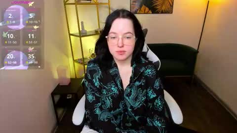 manic_pixie_ online show from 9, 11, 2025