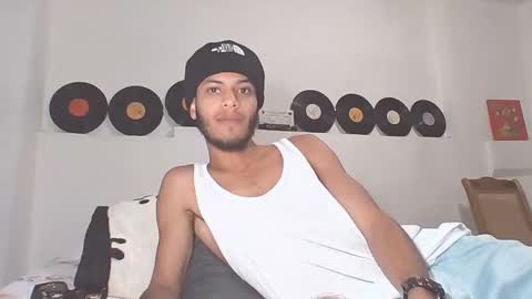 Snapshot of manuel444rl chatting on 7, 3, 2025 Manuel RL online show from 7, 3, 2025