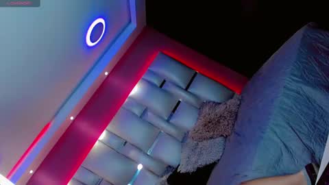 Manuela Kingsley online show from 2, 2, 2025