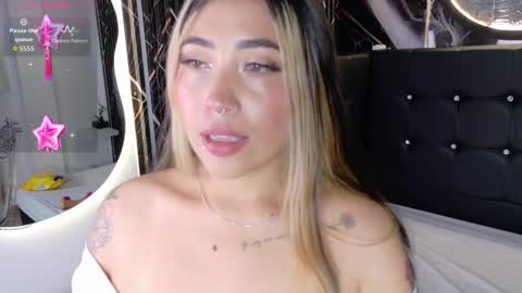 Snapshot of manuelaveelez chatting on 11, 11, 2025 Manuela online show from 11, 11, 2025