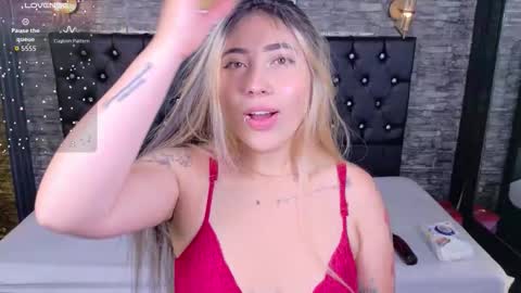 Snapshot of manuelaveelez chatting on 27, 11, 2025 Manuela online show from 27, 11, 2025