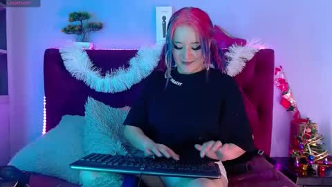 Maria Paula online show from 11, 12, 2024