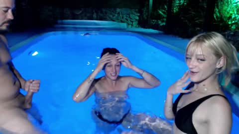 Snapshot of mara_david chatting on 18, 12, 2024 coshitaxxx online show from 18, 12, 2024