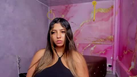 Snapshot of maraluna_ chatting on 8, 7, 2026 Maraluna online show from 8, 7, 2026