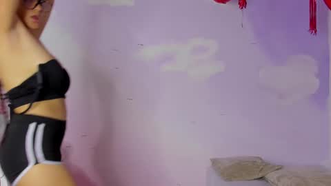 maraxrivera online show from 28, 2, 2025