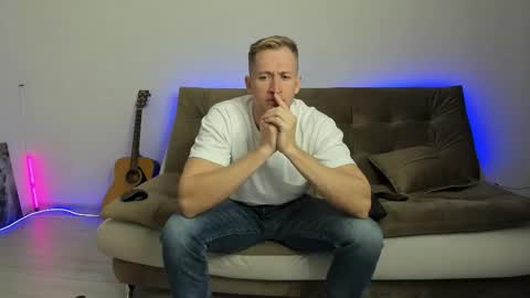 Snapshot of marc105100 chatting on 27, 10, 2025 alex marvelxx online show from 27, 10, 2025