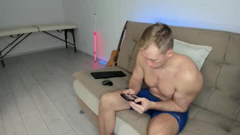 Snapshot of marc105100 chatting on 5, 11, 2025 alex marvelxx online show from 5, 11, 2025