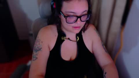Snapshot of marcela2101s chatting on 12, 10, 2025 marcela2101s online show from 12, 10, 2025