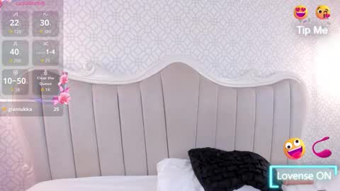 Snapshot of marcela_cortes1 chatting on 11, 10, 2025 Marcela Cortes online show from 11, 10, 2025