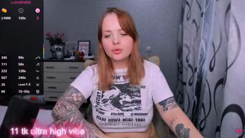 Snapshot of marcelinepeach chatting on 23, 10, 2025 Sara online show from 23, 10, 2025