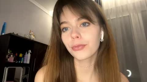 Snapshot of marciecommon chatting on 16, 9, 2025 Alisa online show from 16, 9, 2025