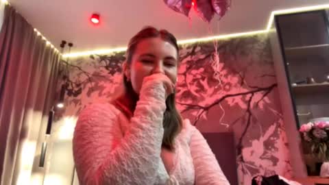 Snapshot of marciwhan chatting on 23, 9, 2025 Mia online show from 23, 9, 2025