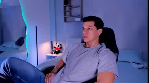 Snapshot of marcosullivan_ chatting on 28, 11, 2025 Marco Sullivan online show from 28, 11, 2025