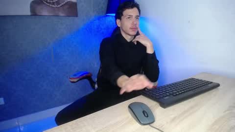 Snapshot of marcus_hanks chatting on 17, 2, 2025 Marcus Hanks online show from 17, 2, 2025