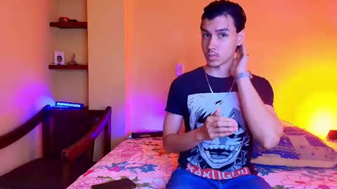 Snapshot of marcus_hanks chatting on 13, 10, 2025 Marcus Hanks online show from 13, 10, 2025