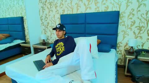 Snapshot of marcus_jeron chatting on 27, 9, 2025 marcus_jeron online show from 27, 9, 2025
