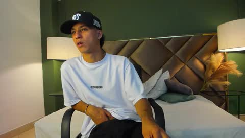 Snapshot of marcus_jeron chatting on 12, 10, 2025 marcus_jeron online show from 12, 10, 2025