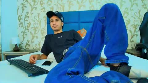 Snapshot of marcus_jeron chatting on 25, 10, 2025 marcus_jeron online show from 25, 10, 2025