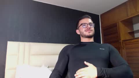 marcus_lafourt online show from 4, 1, 2025