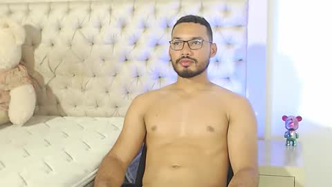 Snapshot of marcusblade__ chatting on 20, 11, 2025 MARCUS online show from 20, 11, 2025