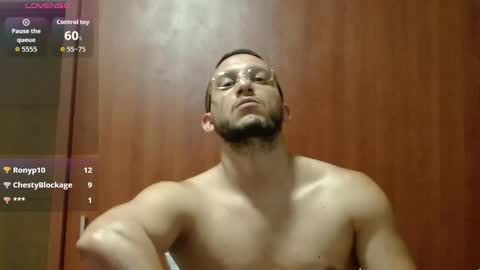 Snapshot of marcusmilarc chatting on 8, 10, 2025   online show from 8, 10, 2025