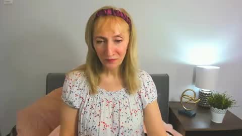 Snapshot of margaretmature chatting on 8, 2, 2025 margaretmature online show from 8, 2, 2025