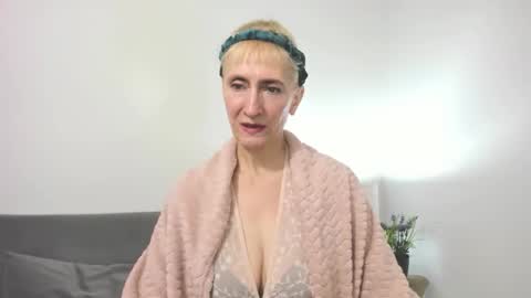 margaretmature online show from 10, 10, 2025