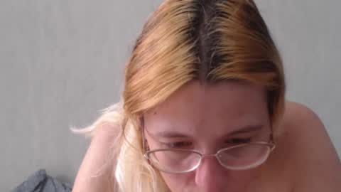Snapshot of margo_shine chatting on 12, 9, 2025 margo_shine online show from 12, 9, 2025