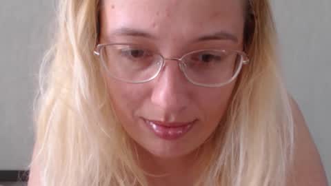 Snapshot of margo_shine chatting on 15, 9, 2025 margo_shine online show from 15, 9, 2025