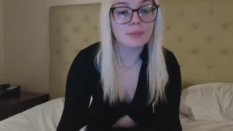 margot_robbie7 online show from 17, 1, 2025